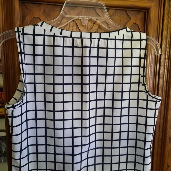 3/$15 Soda Pop Checkered Printed Tank Blouse - Black/White Size XS - Picture 9 of 15
